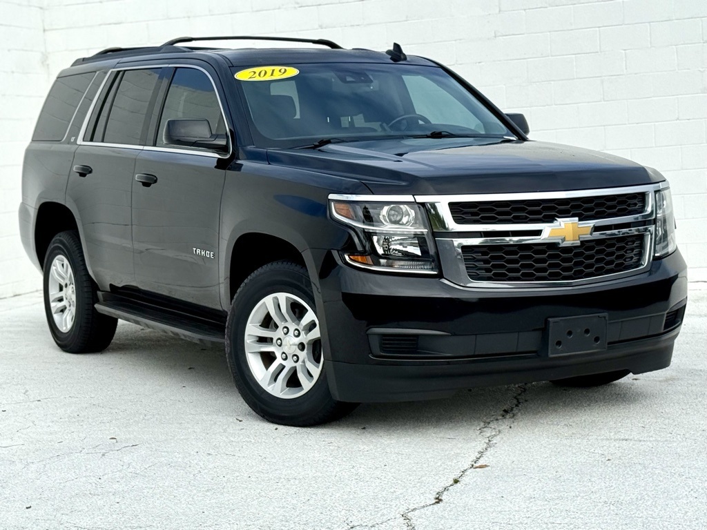 2019 Chevrolet Tahoe LT photo 2