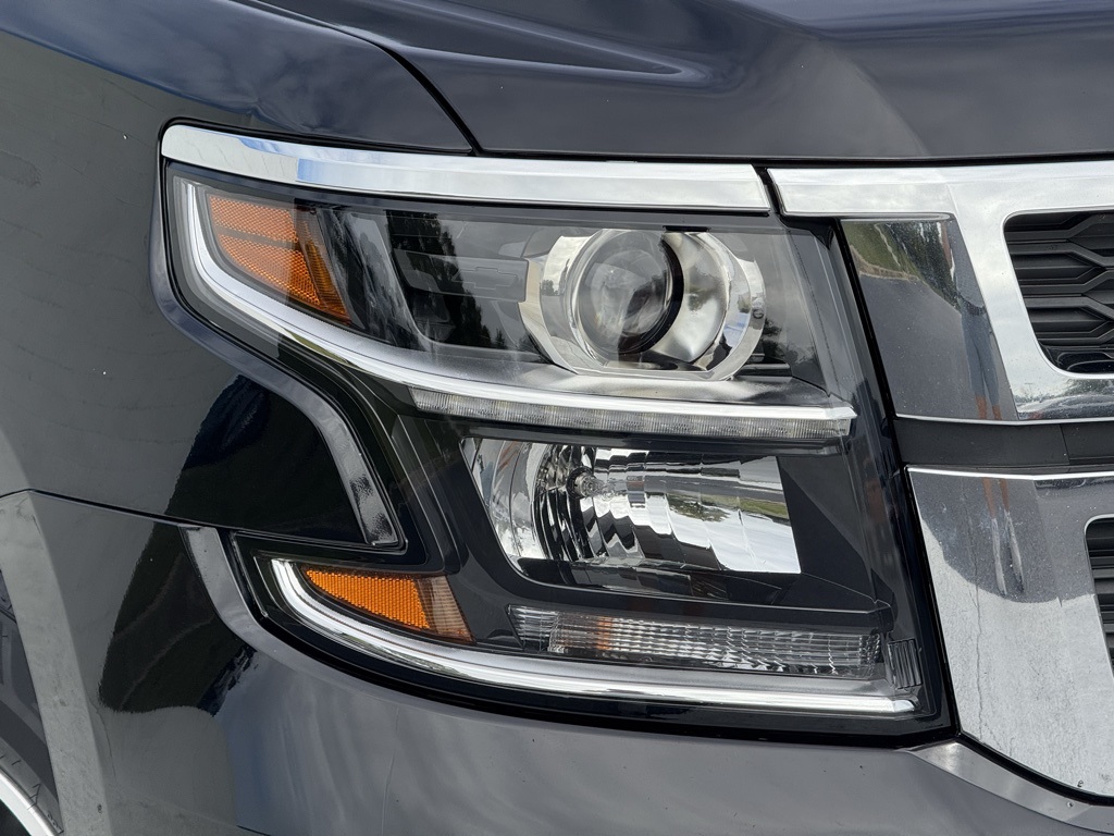 2019 Chevrolet Tahoe LT photo 4