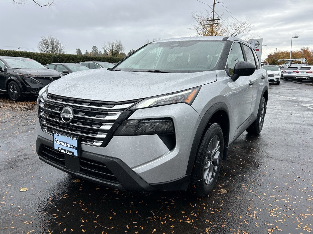 2025 Nissan Rogue S photo 3