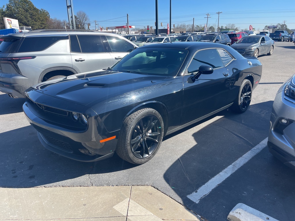 2018 Dodge Challenger SXT RWD