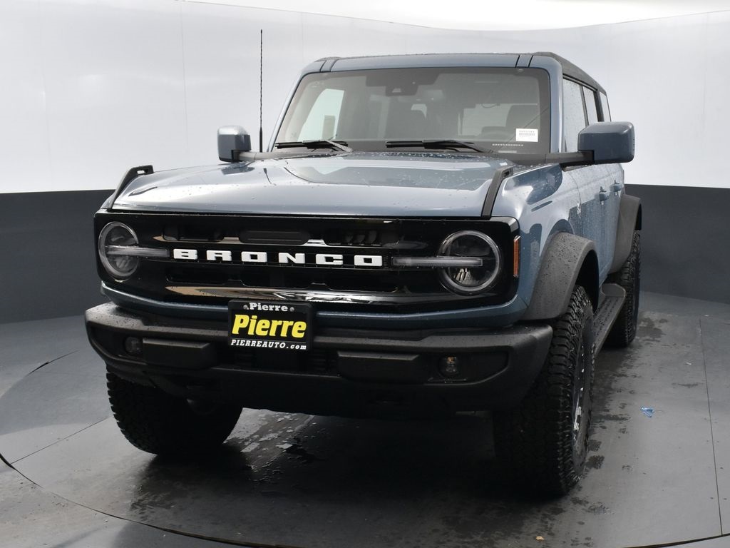 2025 Ford Bronco Outer Banks 4-Door 4WD