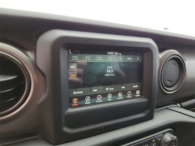 Used Car 2022 Jeep Gladiator  Willys For Sale Under $30,000 In Plainview, Texas