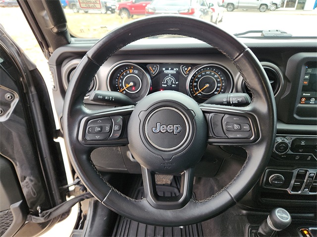 Used Car 2022 Jeep Gladiator  Willys For Sale Under $30,000 In Plainview, Texas