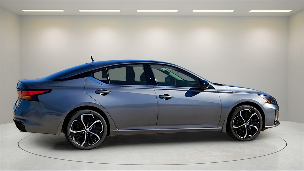 2025 Nissan Altima