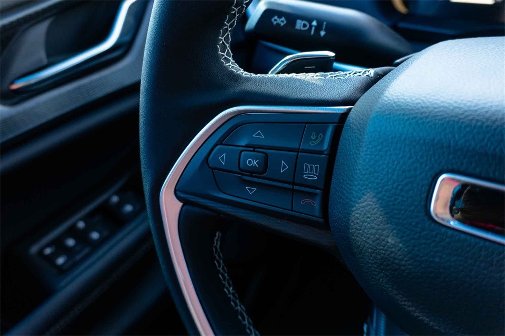 New Car 2025 Jeep Grand Cherokee L  Laredo For Sale Under $40,000 In San Marcos, Texas