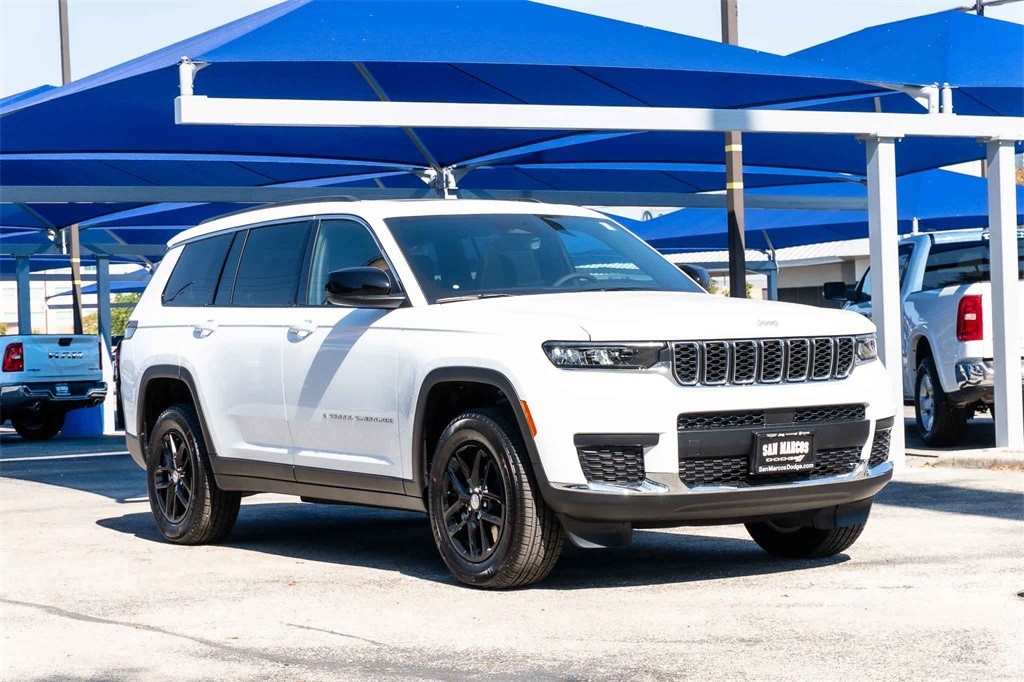 New Car 2025 Jeep Grand Cherokee L  Laredo For Sale Under $40,000 In San Marcos, Texas