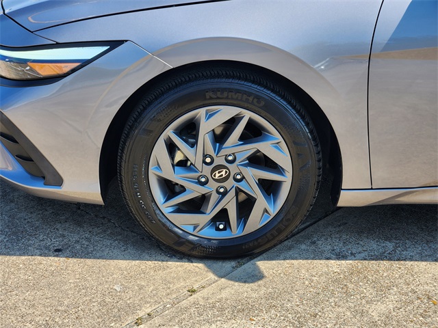 2024 Hyundai Elantra Hybrid Blue - 9