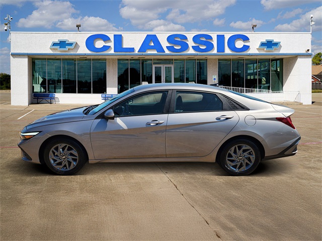 2024 Hyundai Elantra Hybrid Blue - 3