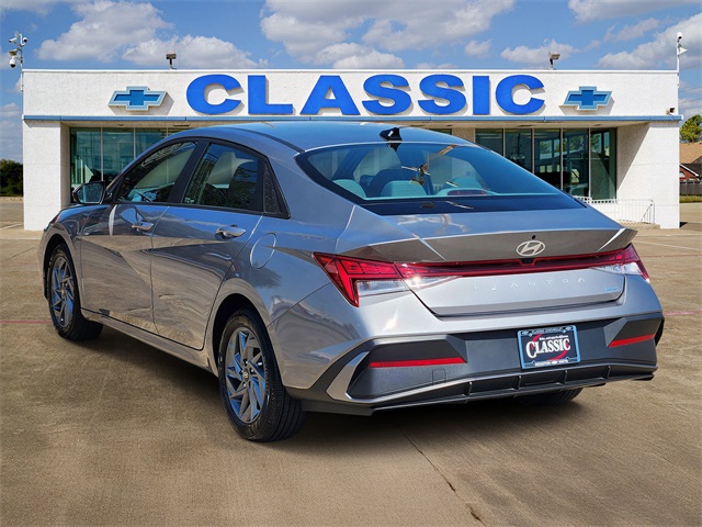 2024 Hyundai Elantra Hybrid Blue - 4