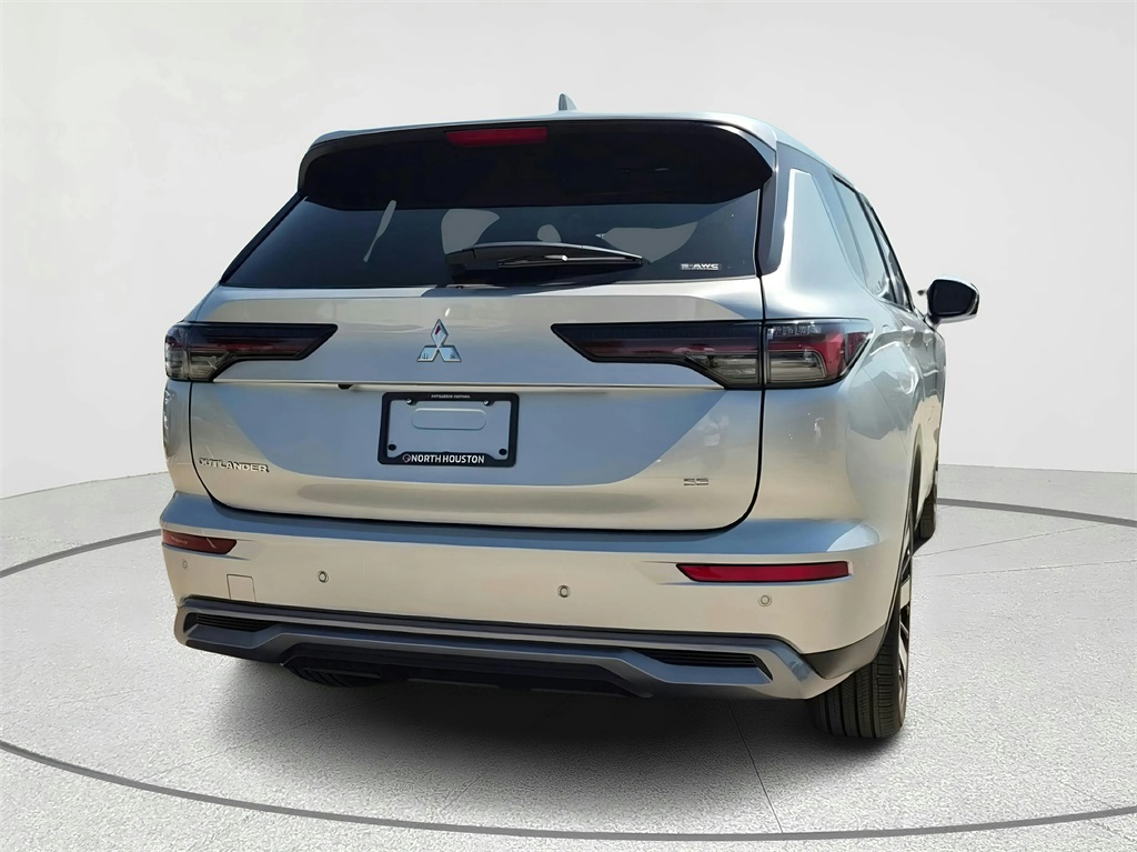 2025 Mitsubishi Outlander SE - 5
