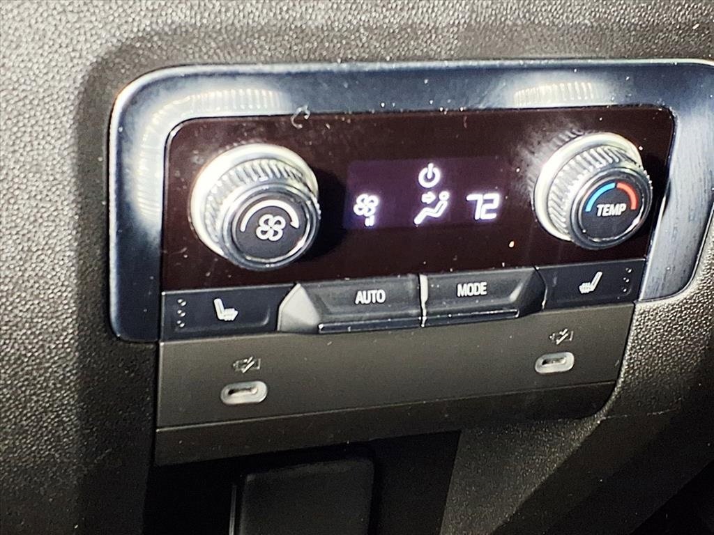 2022 GMC Yukon SLT White at Legacy Ford