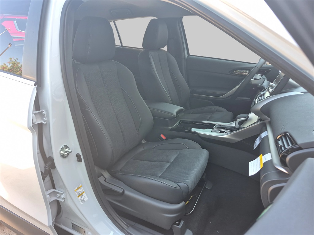 2025 Mitsubishi Eclipse Cross SE White at North Houston Mitsubishi