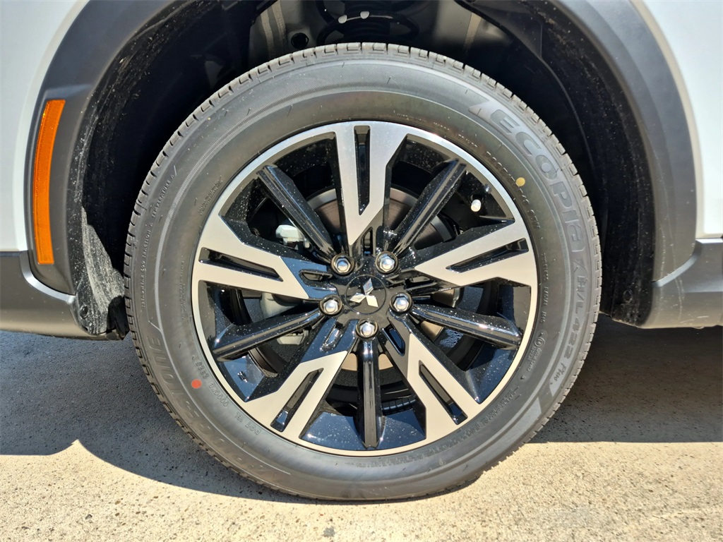 2025 Mitsubishi Eclipse Cross SE White at North Houston Mitsubishi