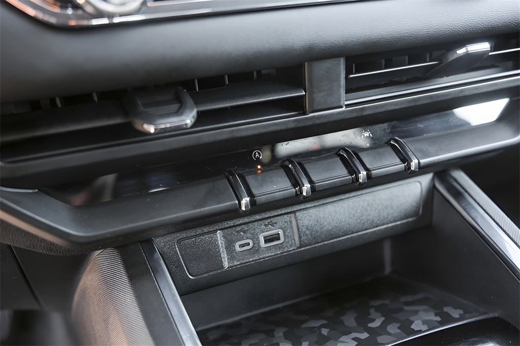 Used Car 2024 Gmc Canyon  Elevation For Sale Under $35,000 In Austin, Texas