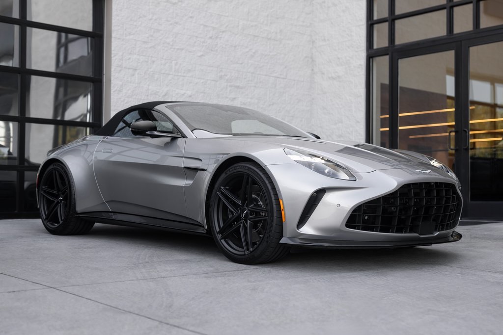 2026 Aston Martin Vantage Roadster's photo