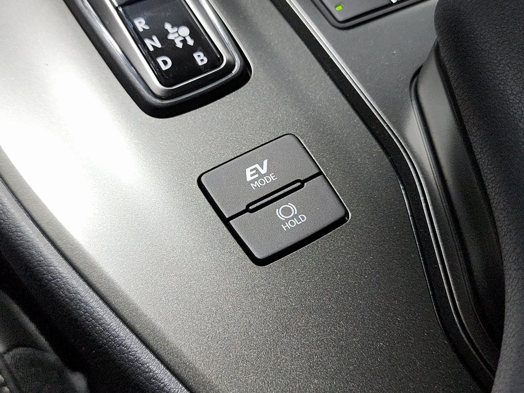 Thumbnail: 2025 Lexus UX - 25