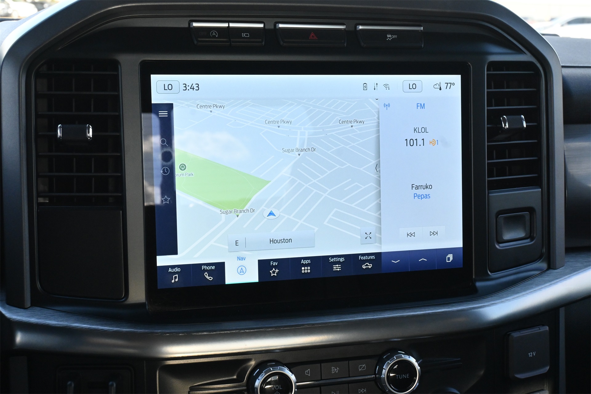 2022 Ford F-150 Lariat - 11