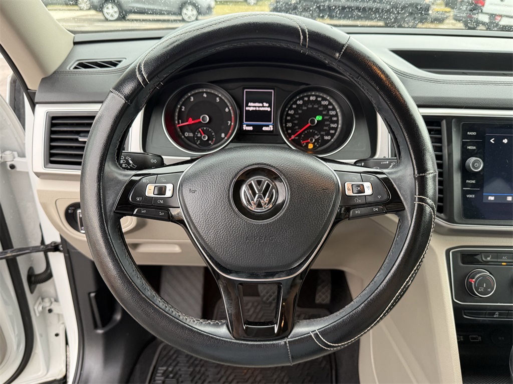 2018 Volkswagen Atlas 2.0T SE White at DeMontrond Auto Country