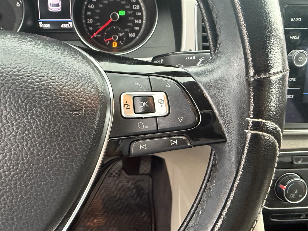 2018 Volkswagen Atlas 2.0T SE White at DeMontrond Auto Country