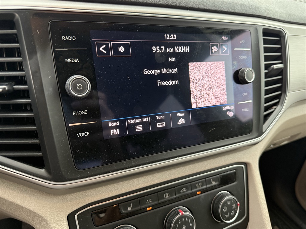 2018 Volkswagen Atlas 2.0T SE White at DeMontrond Auto Country