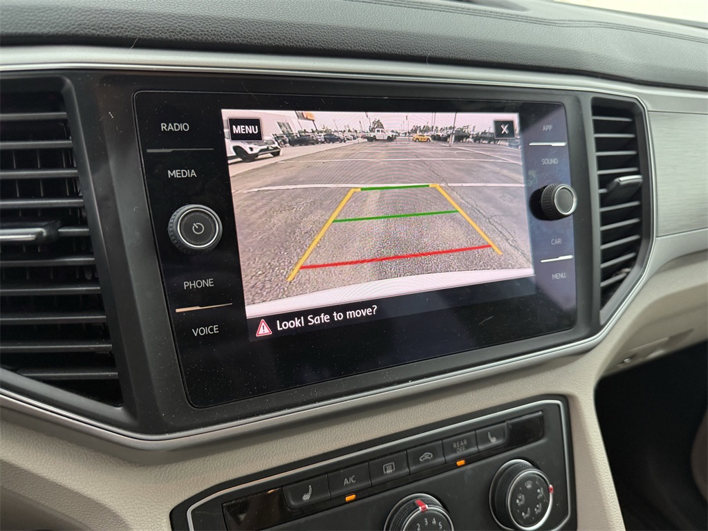 2018 Volkswagen Atlas 2.0T SE White at DeMontrond Auto Country