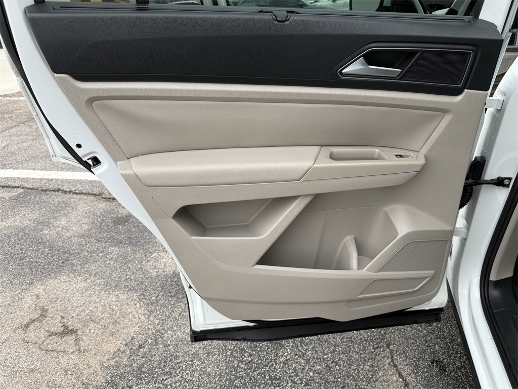 2018 Volkswagen Atlas 2.0T SE White at DeMontrond Auto Country