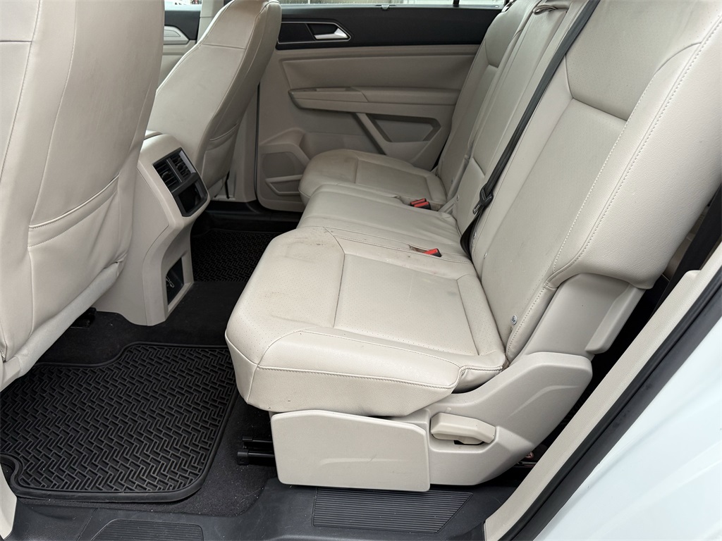 2018 Volkswagen Atlas 2.0T SE White at DeMontrond Auto Country