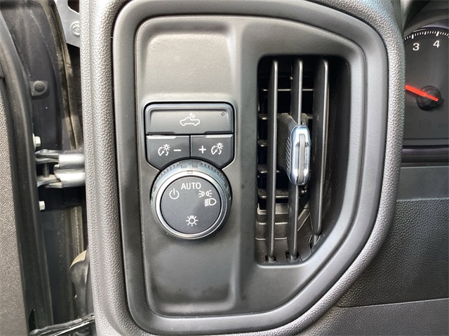 Used Car 2021 Chevrolet Silverado 1500  Custom For Sale In San Antonio, Texas