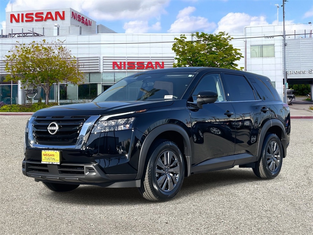 2025 Nissan Pathfinder S