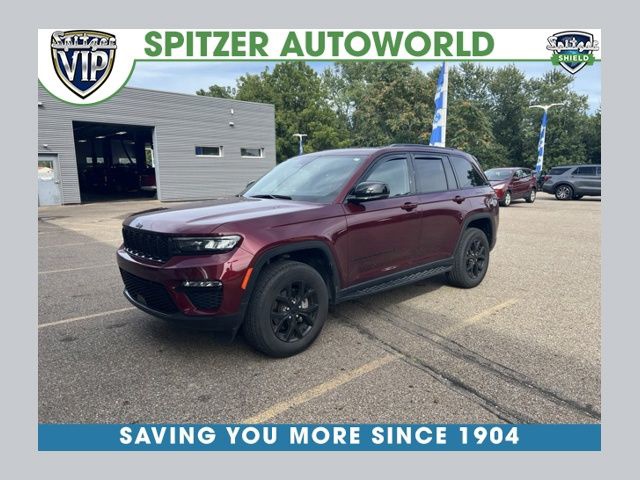 Velvet Red Pearlcoat 2024 Jeep Grand Cherokee SUV / Crossover Four-Wheel Drive 8-Speed Automatic