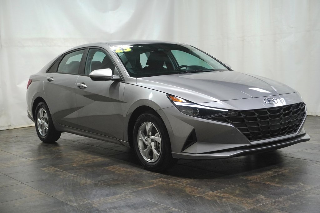 2023 Hyundai Elantra SE