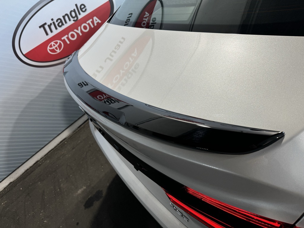 Thumbnail: 2025 Toyota Camry - 16