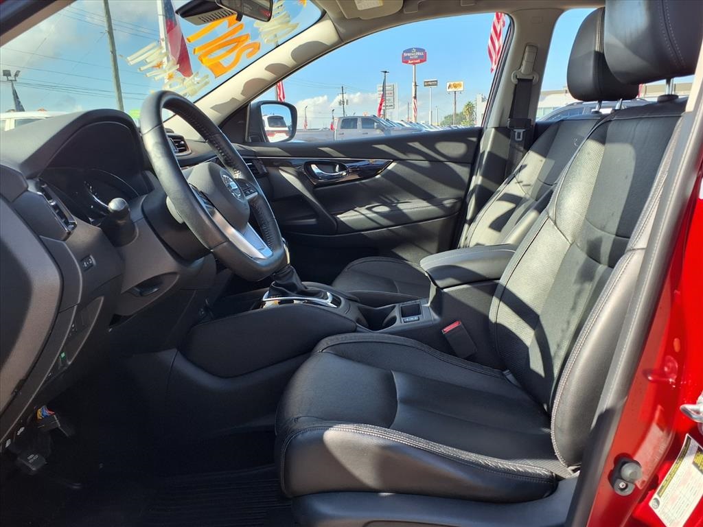 2017 Nissan Rogue Sport SL - 5