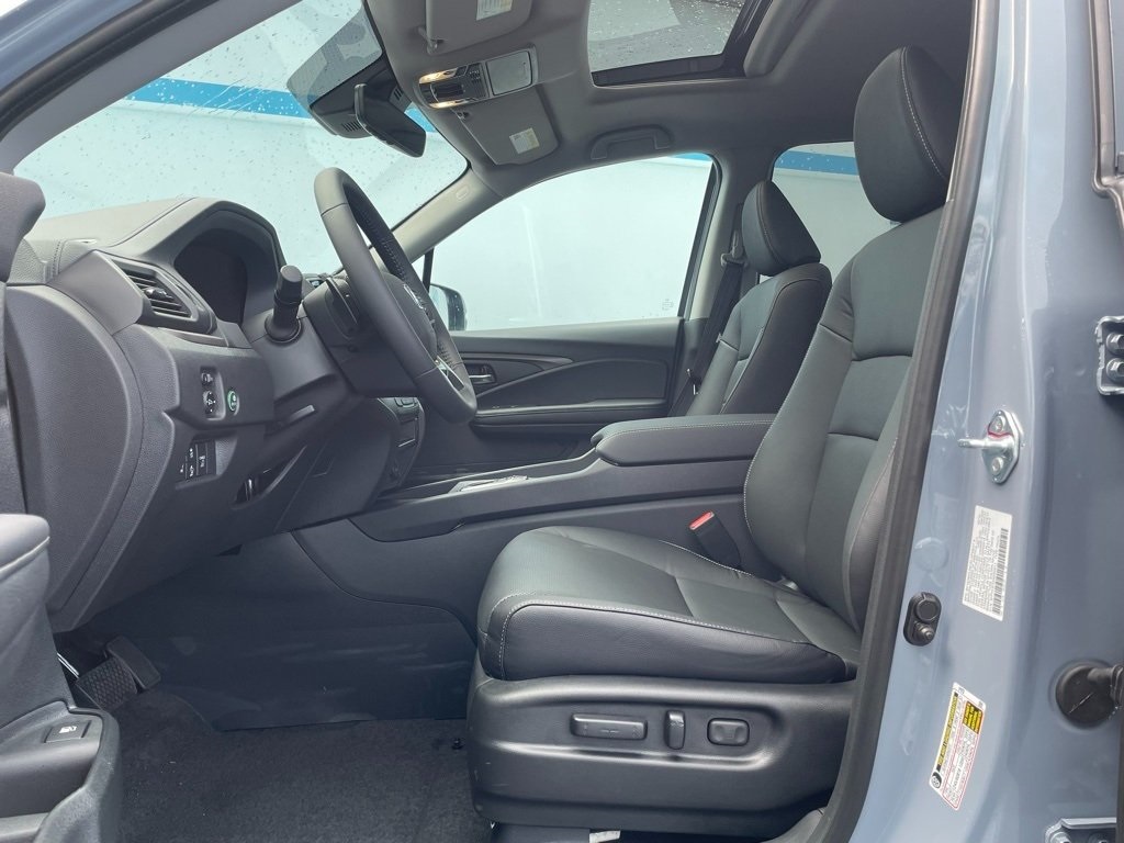 Thumbnail: 2025 Honda Ridgeline - 8