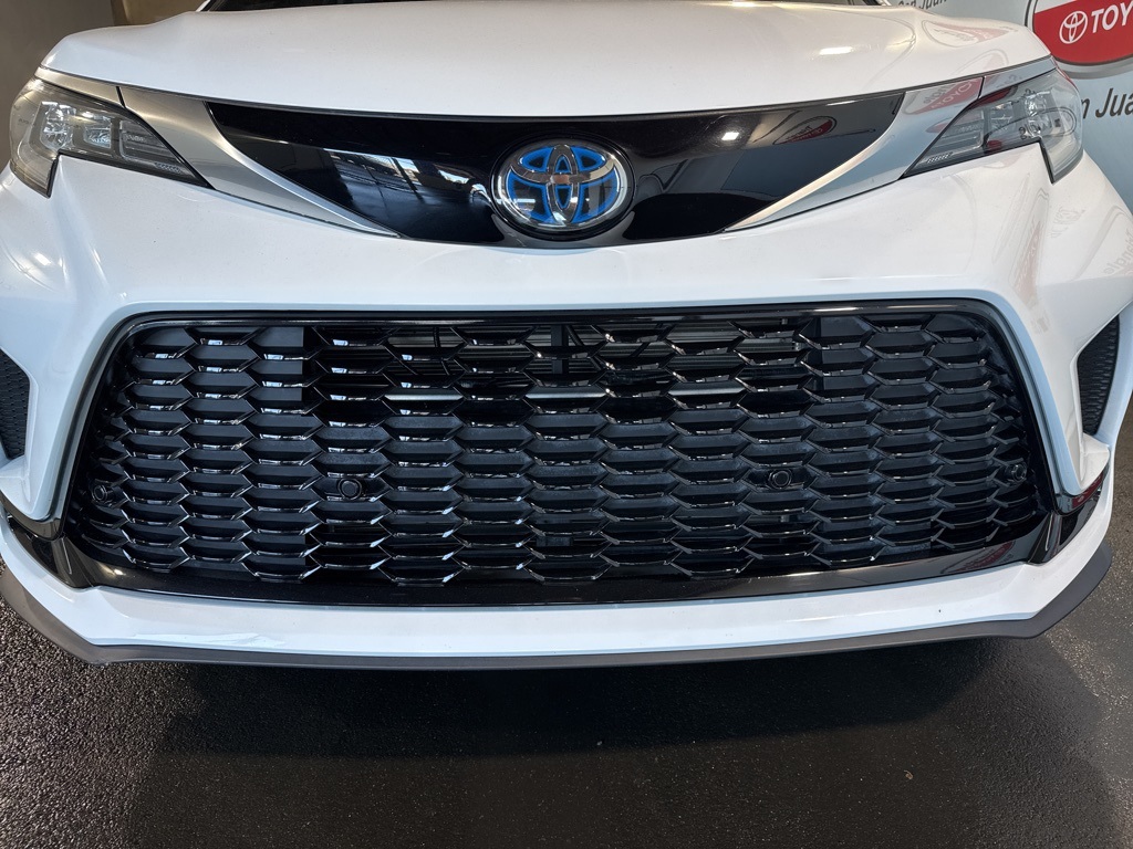 Thumbnail: 2021 Toyota Sienna - 13
