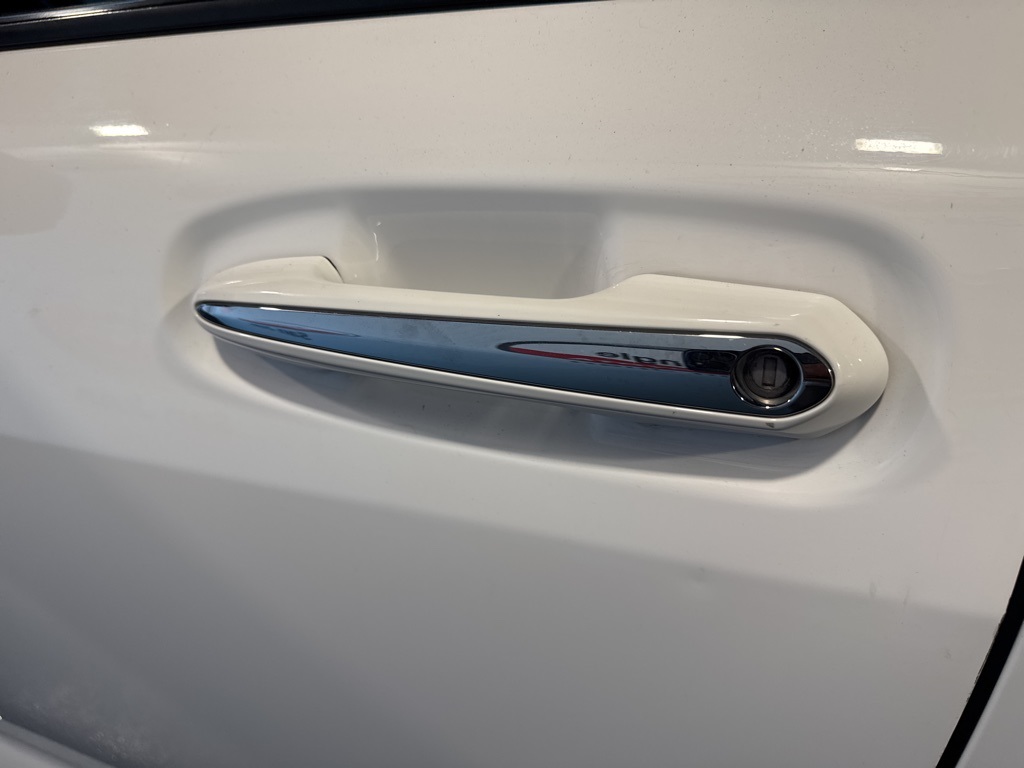 Thumbnail: 2021 Toyota Sienna - 15