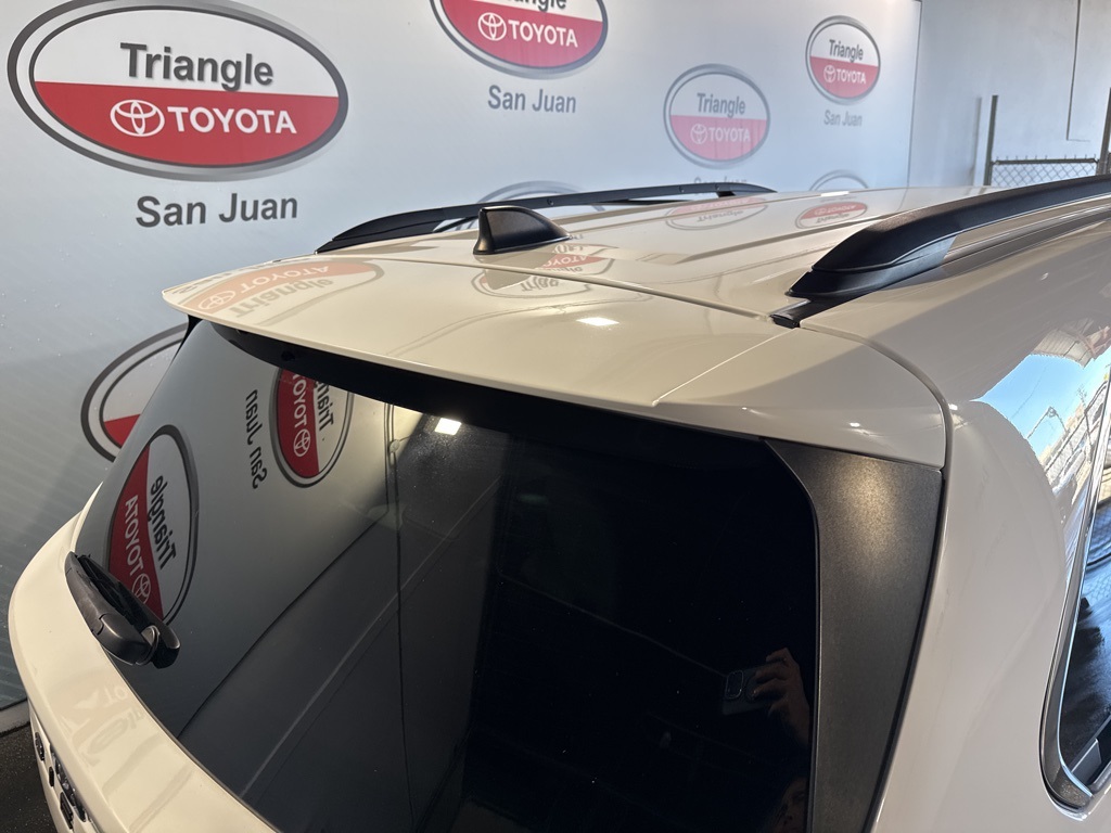 Thumbnail: 2021 Toyota Sienna - 16