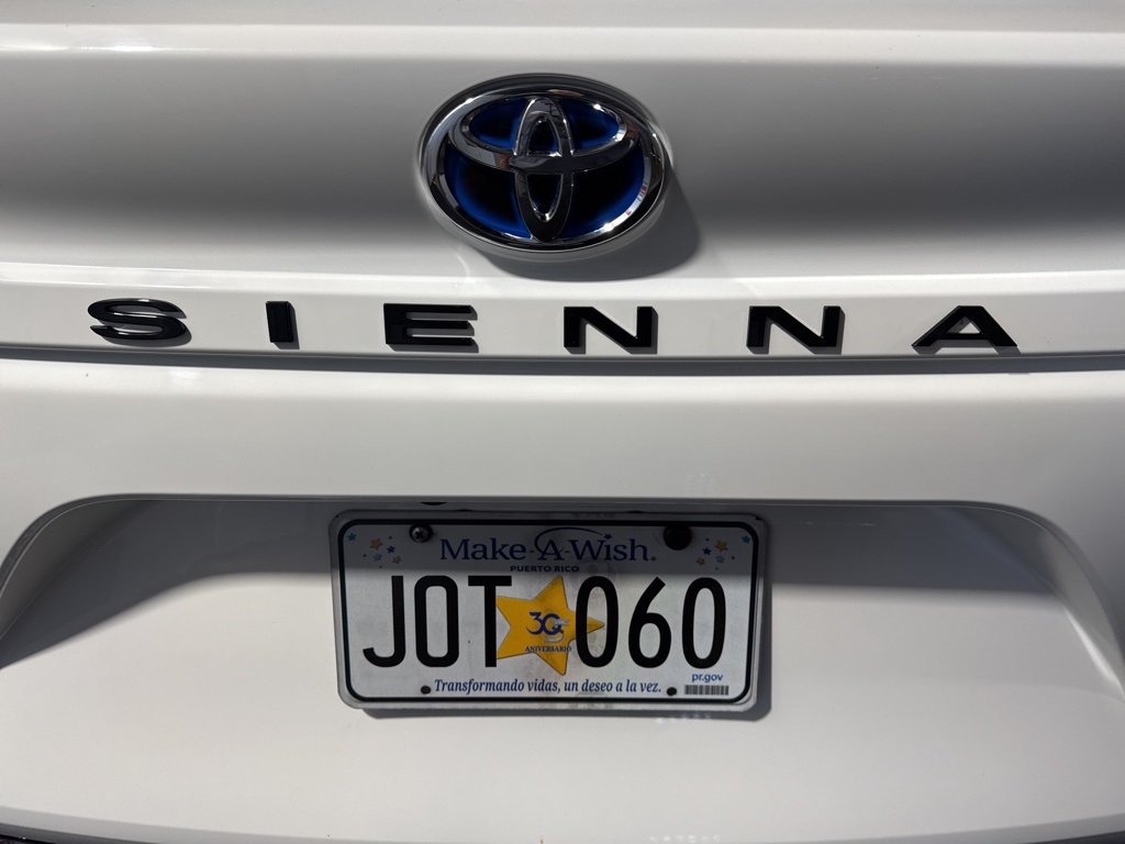 Thumbnail: 2021 Toyota Sienna - 20