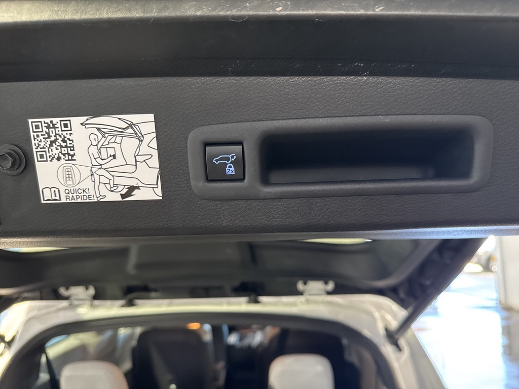 Thumbnail: 2021 Toyota Sienna - 23