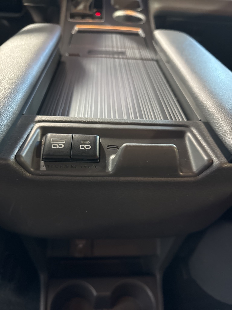 Thumbnail: 2021 Toyota Sienna - 27