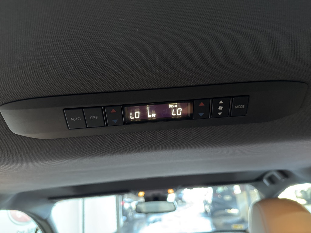 Thumbnail: 2021 Toyota Sienna - 30