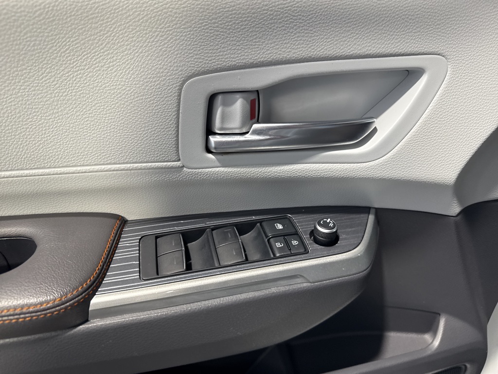 Thumbnail: 2021 Toyota Sienna - 32