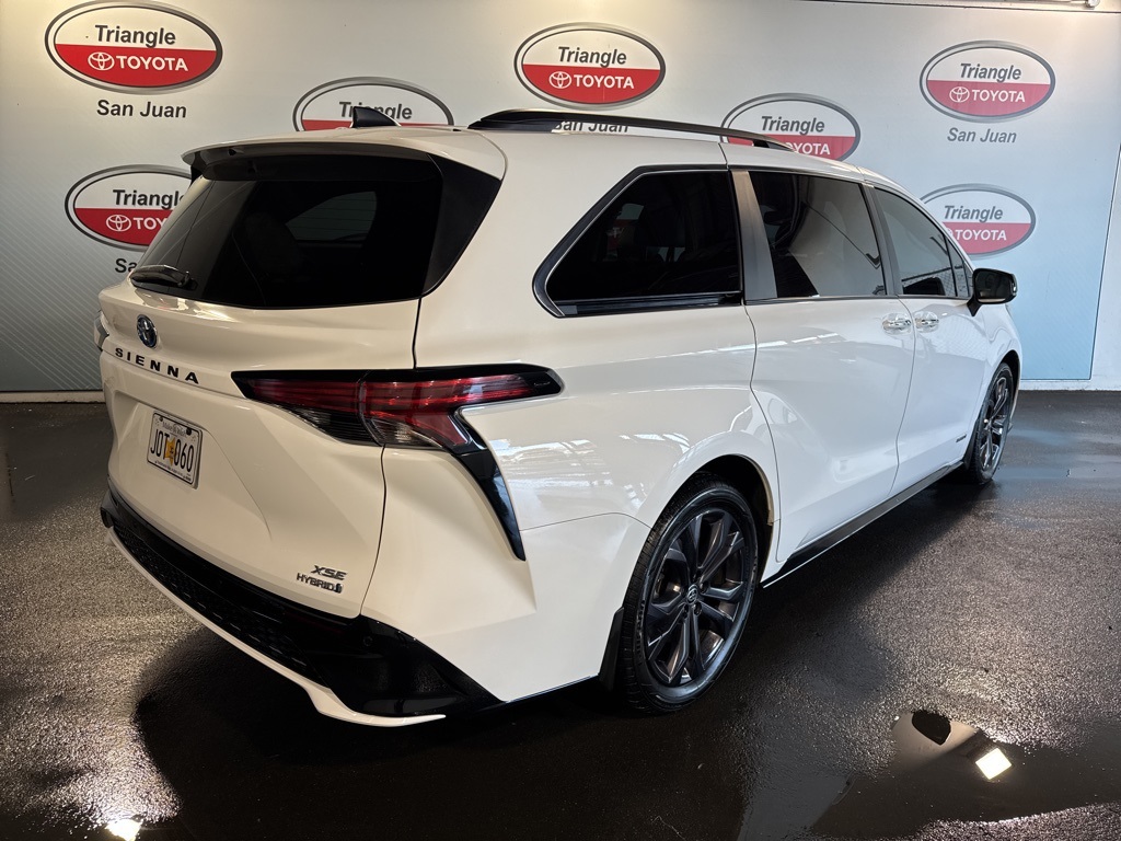 Thumbnail: 2021 Toyota Sienna - 4