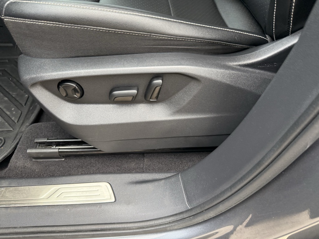 2021 Volkswagen Atlas 3.6L V6 SE w/Technology Gray at River Oaks CDJR