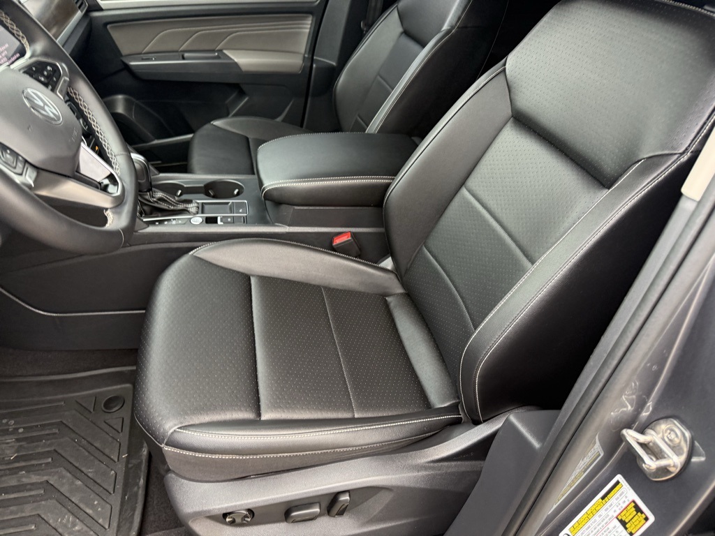 2021 Volkswagen Atlas 3.6L V6 SE w/Technology Gray at River Oaks CDJR