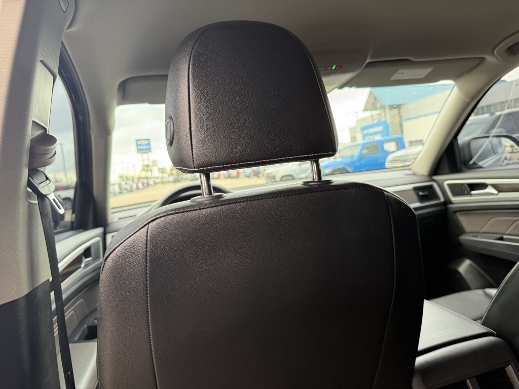 2021 Volkswagen Atlas 3.6L V6 SE w/Technology Gray at River Oaks CDJR