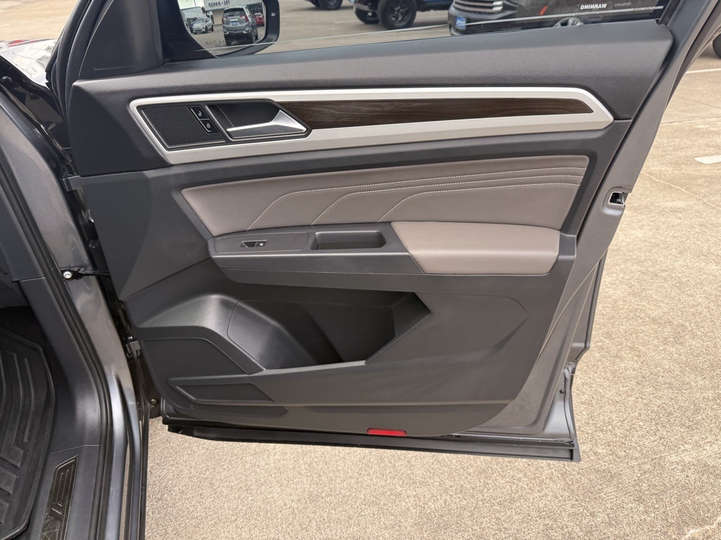 2021 Volkswagen Atlas 3.6L V6 SE w/Technology Gray at River Oaks CDJR