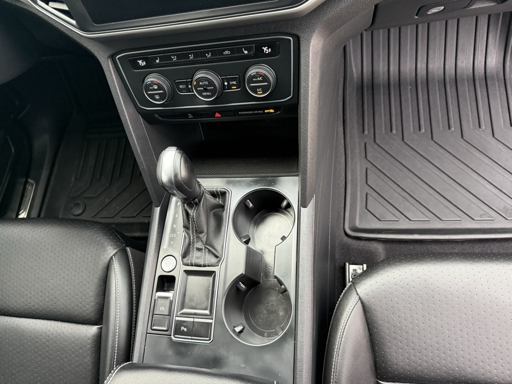 2021 Volkswagen Atlas 3.6L V6 SE w/Technology Gray at River Oaks CDJR