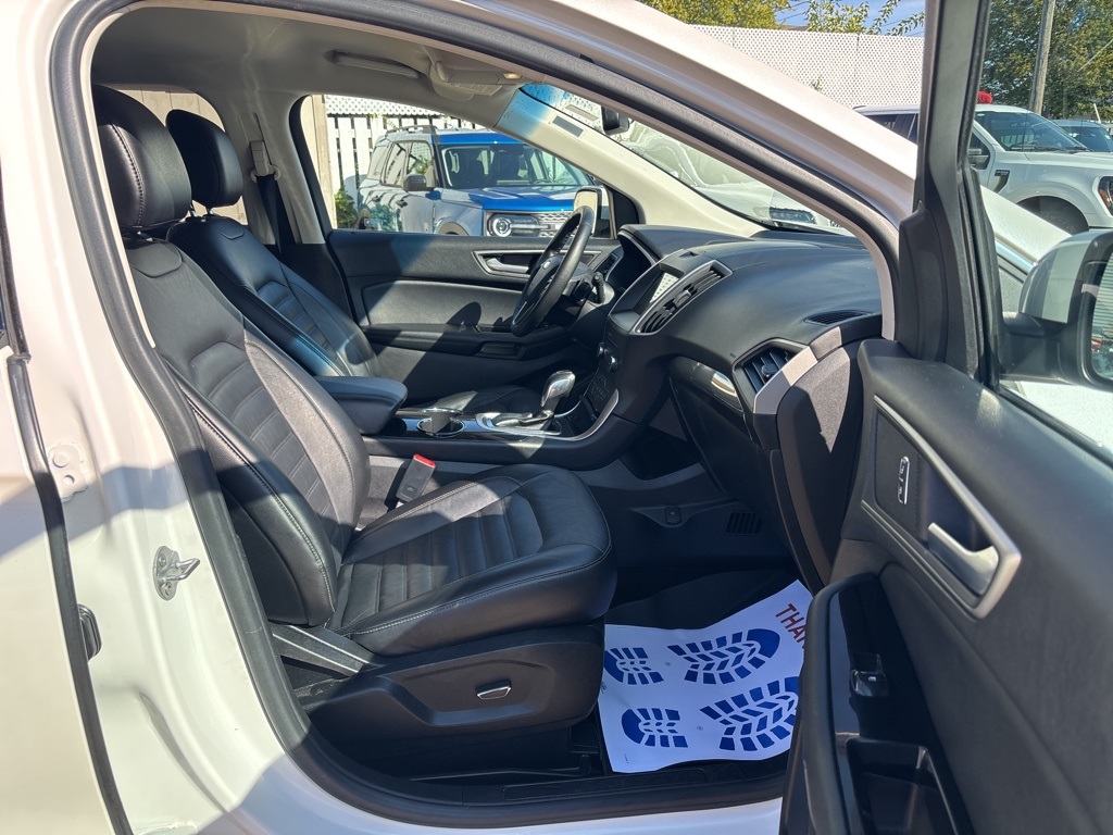 2016 Ford Edge