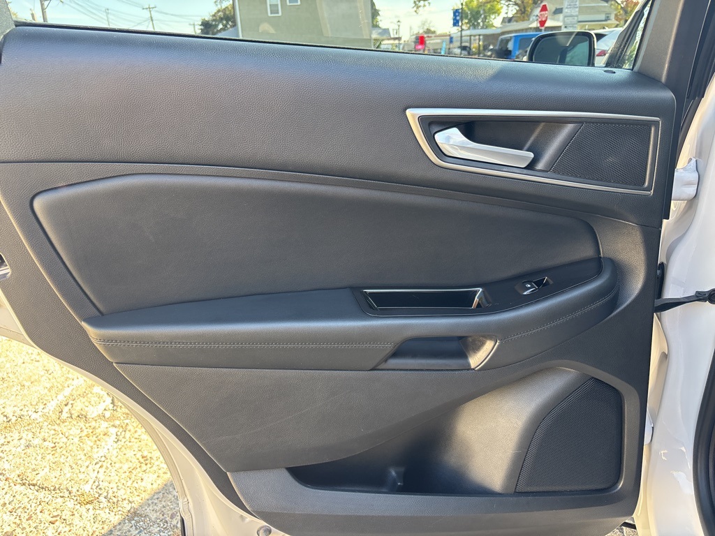 2016 Ford Edge